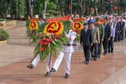UBND tỉnh phát động dâng hương, dâng hoa viếng nghĩa trang liệt sĩ nhân ngày Thương binh liệt sỹ