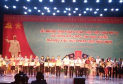 Lễ Hưởng ứng Ngày Pháp luật Việt Nam và tổng kết Cuộc thi tìm hiểu kiến thức pháp luật năm 2020 của tỉnh.