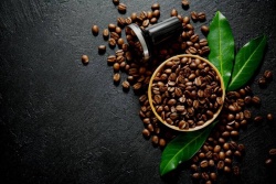 Giá cà phê hôm nay 15/4: Giá robusta và arabica kỳ hạn tiếp đà giảm dưới 1%