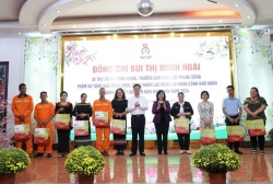 Lãnh đạo Đảng, Nhà nước thăm, chúc Tết và tặng quà cho đoàn viên, người lao động tỉnh Đắk Lắk