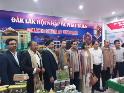 Đoàn Sở Công Thương tỉnh Đắk Lắk tham gia Hội chợ Đầu tư, Thương mại và Du lịch Việt Nam - Lào, Lào - Việt Nam 2025