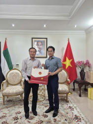 Lãnh đạo Tỉnh thăm và làm việc tại Đại sứ quán Việt Nam tại UAE