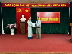 Trao Quyết định kết nạp Đảng viên