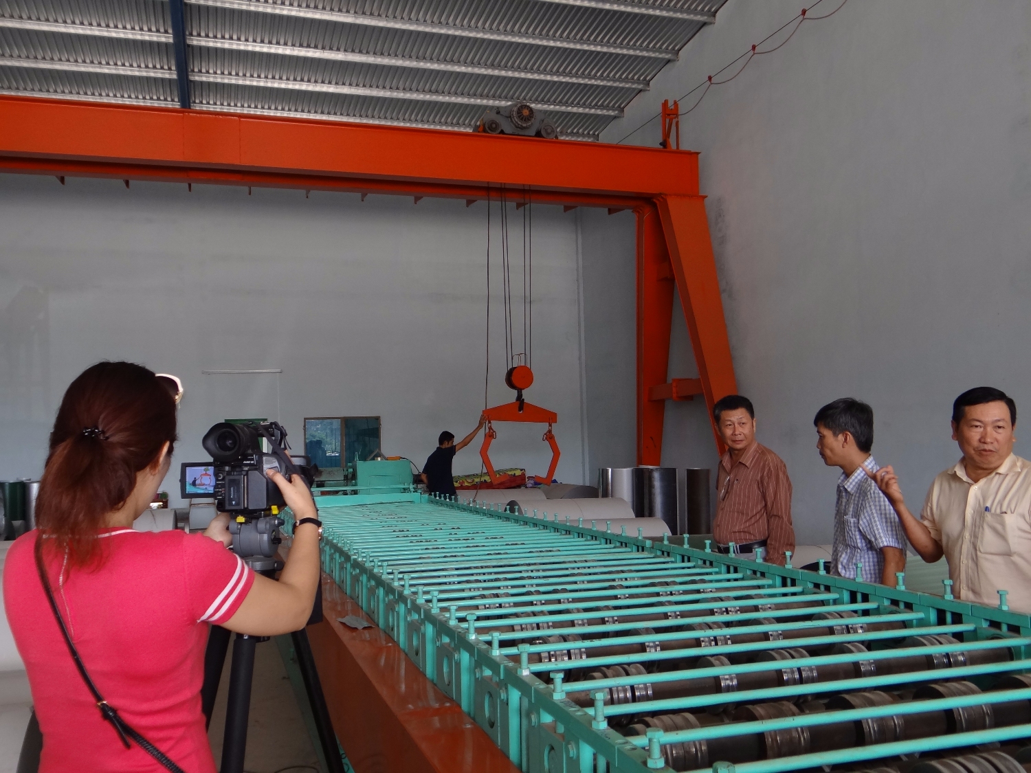 Nghiệm thu Đề án khuyến công hỗ máy móc thiết bị tại nhà máy cán tôn Long Vân tại Huyện Krông Bông