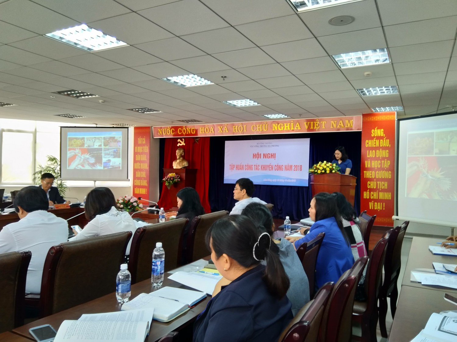 Bà Đỗ Thị Minh Trâm - Cục Phó Cục Công Thương địa phương phát biểu tại Hội nghị