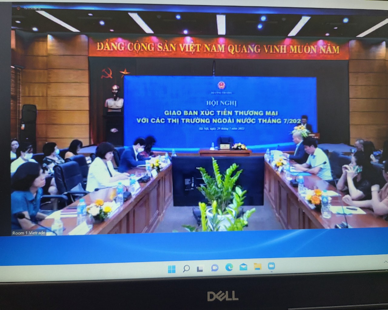 Bộ trưởng Bộ Công Thương Nguyễn Hồng Diên, khai mạc hội nghị