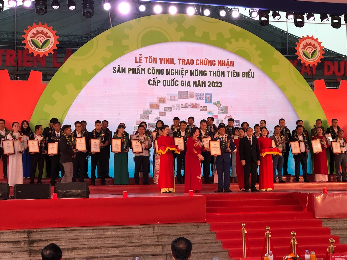 Các cơ sở công nghiệp nông thôn tỉnh Đắk Lắk được tôn vinh SPCNNTTB cấp Quốc gia 2023