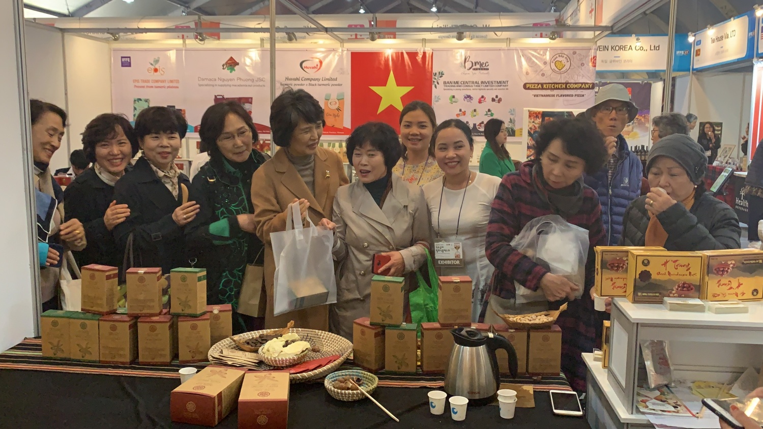 Khách tham quan Hàn Quốc tại Hội chợ IFFE