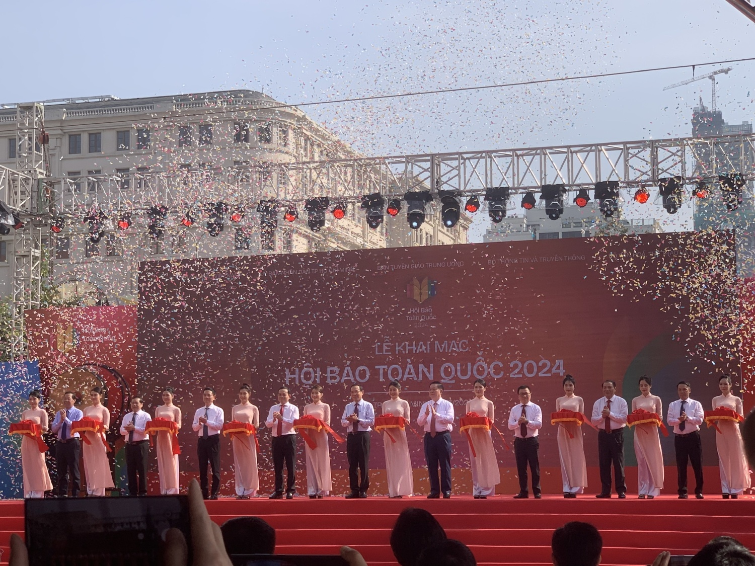 Tỉnh Đắk Lắk tham gia trưng bày sản phẩm tại Hội báo toàn quốc năm 2024