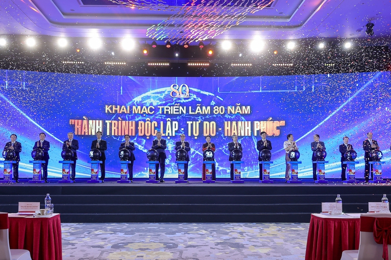 Khai mạc triển lãm Thành tựu Đất nước: 80 năm một hành trình kiêu hãnh, tự hào.