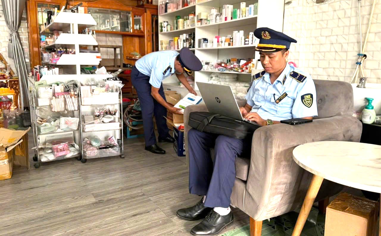 Quản lý thị trường Đắk Lắk: xử phạt hàng trăm triệu đồng trong hai ngày đầu ra quân Đợt cao điểm chống buôn lậu, gian lận thương mại và hàng giả