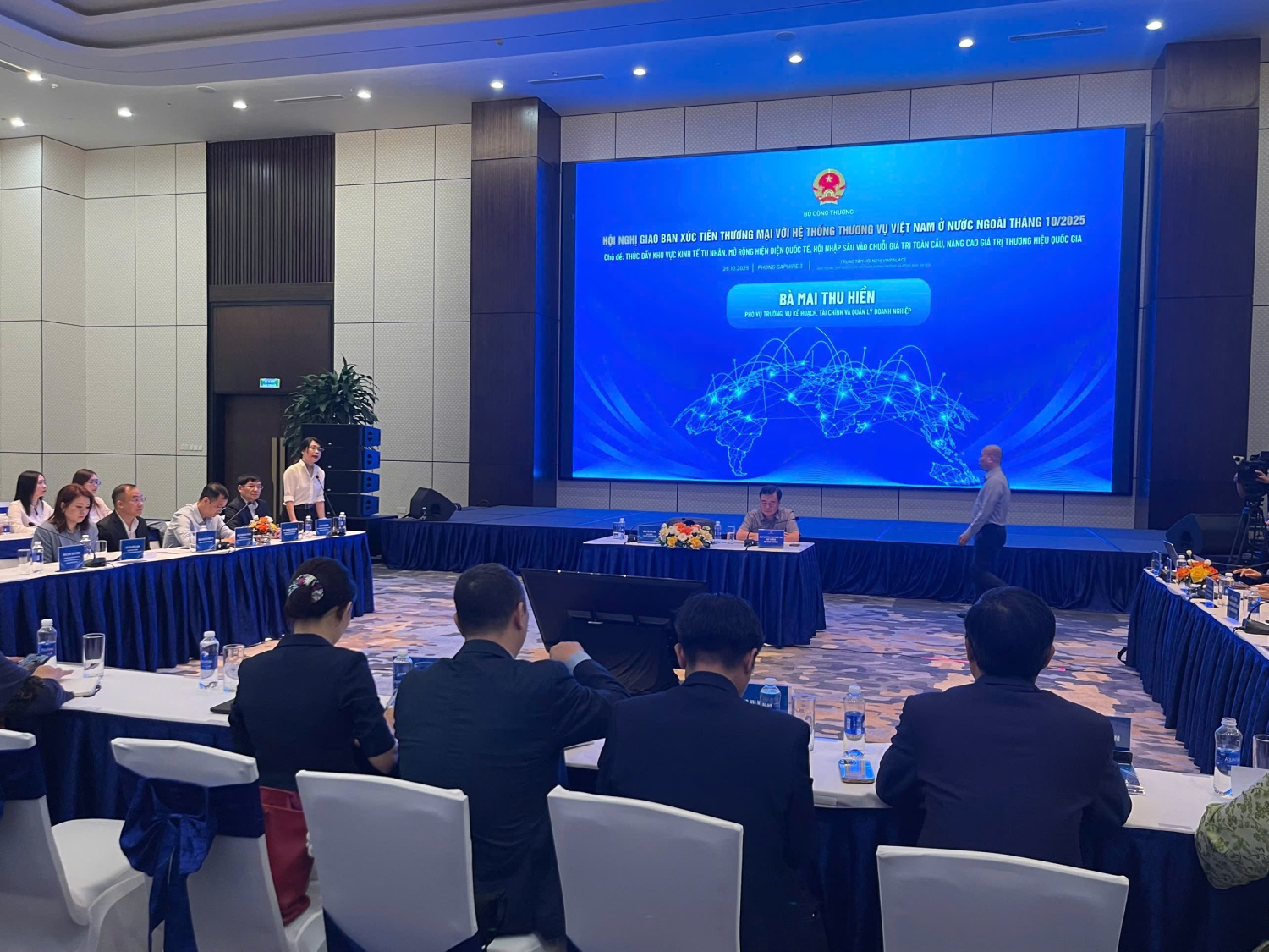 Hội nghị xúc tiến thương mại với hệ thống thương vụ Việt Nam tại nước ngoài