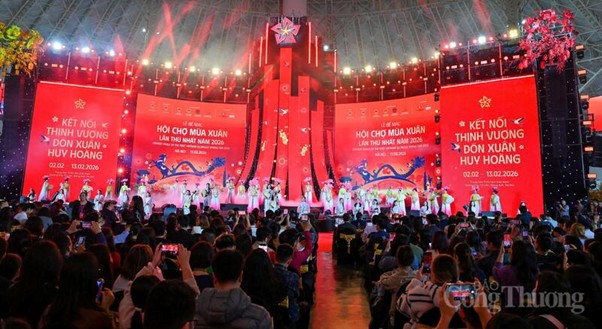 Vinh danh 65 đơn vị đóng góp tiêu biểu tại Hội chợ Mùa Xuân 2026