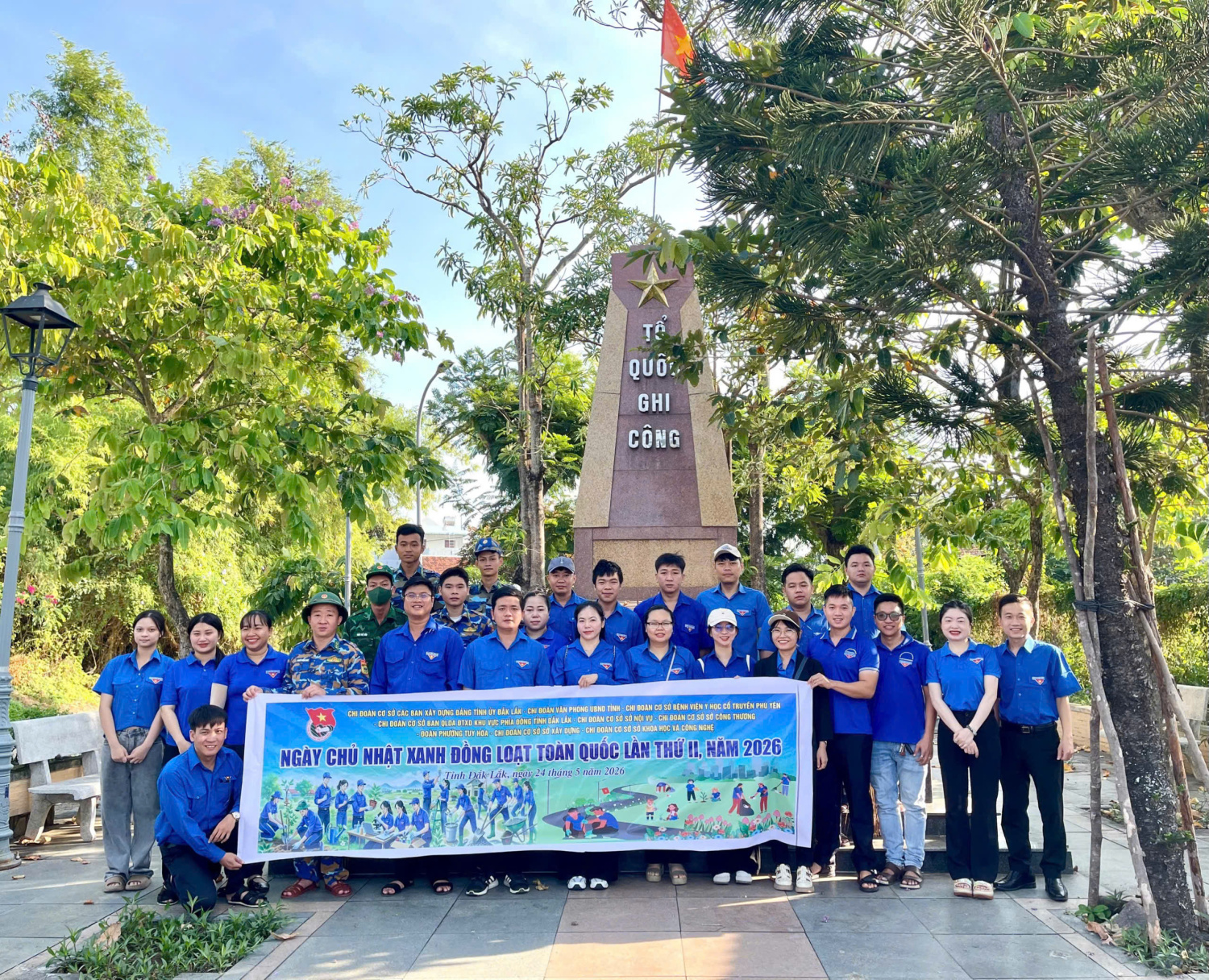 Đoàn thanh niên Sở Công Thương tham gia chuỗi hoạt động tình nguyện, tri ân nhân ngày "Chủ nhật xanh"